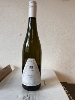 <b>Stein </b><br>Riesling Classic trocken 2021